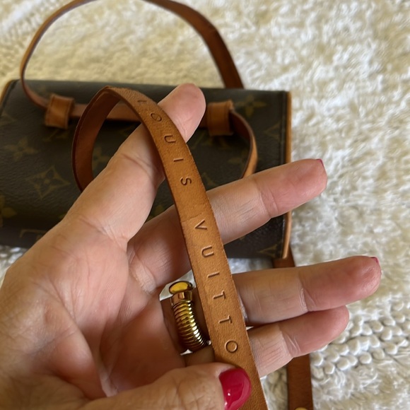 Louis Vuitton petit pouchet Florentine belt bag. Pre loved, authentic, w/COA. - Picture 12 of 15